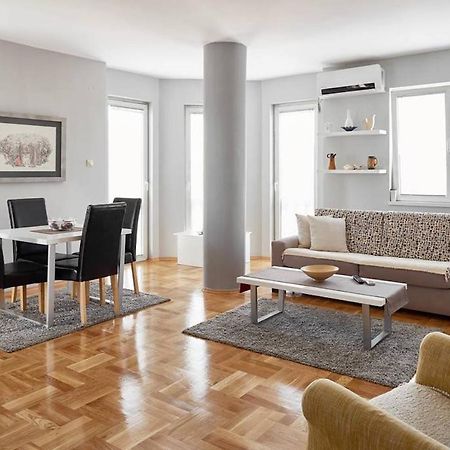 Bright Apartment Near City Center สโกเปีย ภายนอก รูปภาพ