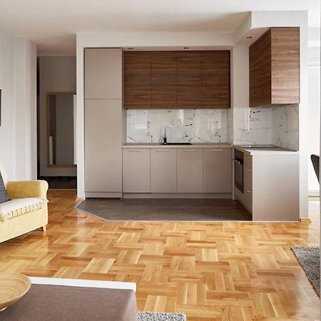 Bright Apartment Near City Center สโกเปีย ภายนอก รูปภาพ